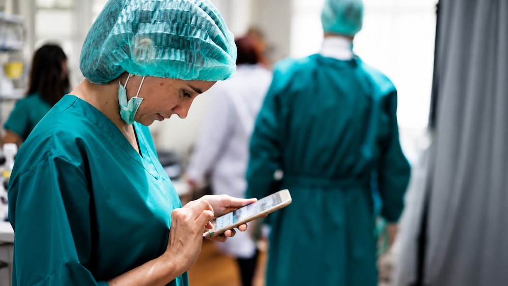 Making security the easy choice: Protecting mobile devices in clinical environments